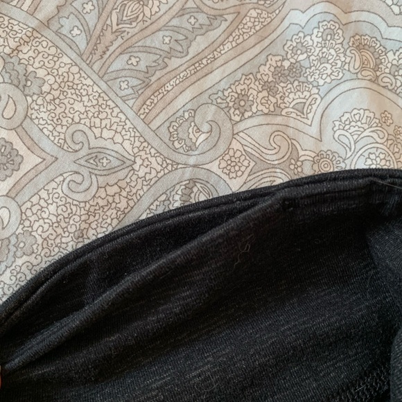 Under Armour 3/4 Length Workout Leggings - Picture 4 of 5